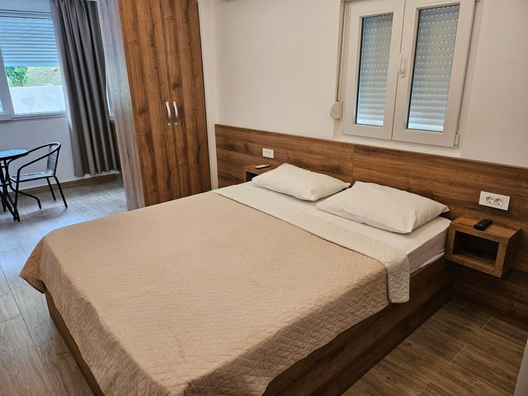 Petrovac Grejm Family Apartments מראה חיצוני תמונה