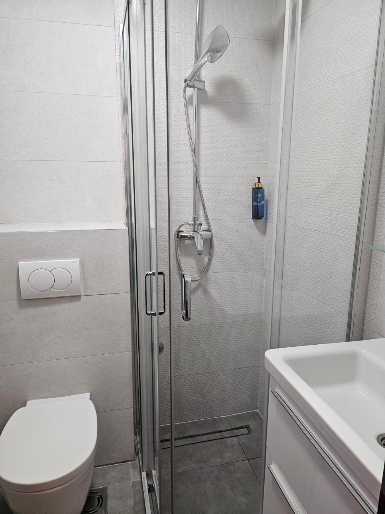 Petrovac Grejm Family Apartments מראה חיצוני תמונה