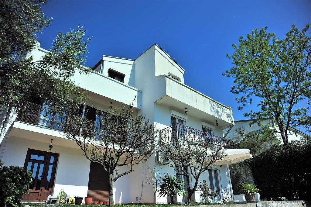 Petrovac Grejm Family Apartments מראה חיצוני תמונה