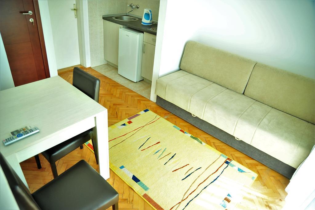 Petrovac Grejm Family Apartments מראה חיצוני תמונה