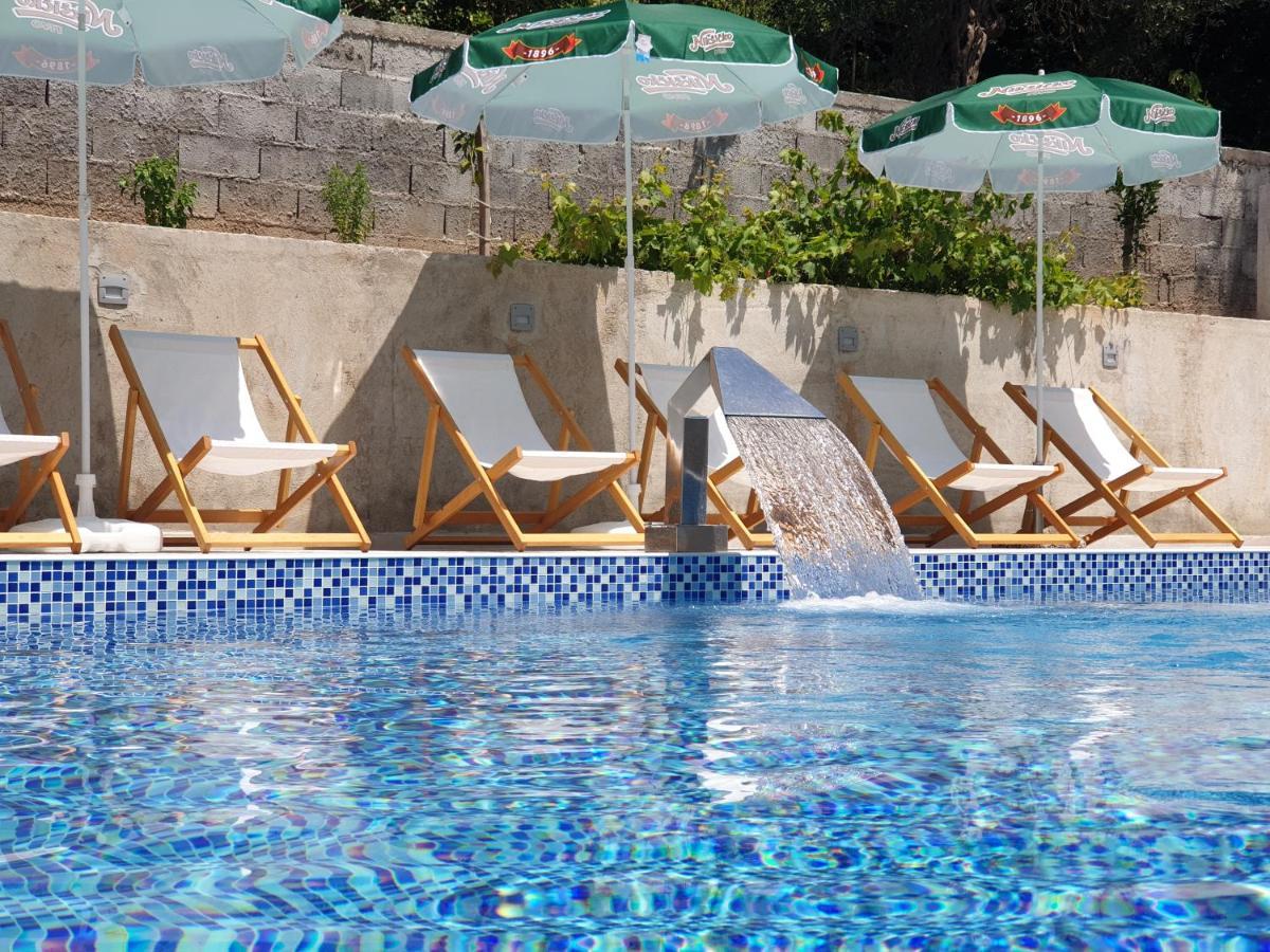 Petrovac Grejm Family Apartments מראה חיצוני תמונה